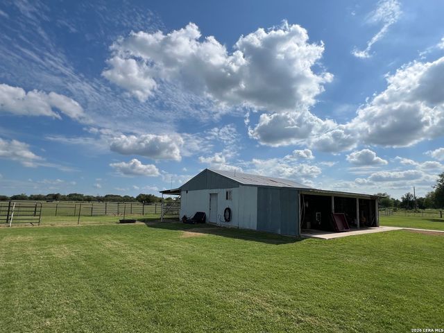 1797 W US Highway 90 East, Hondo, TX 78861