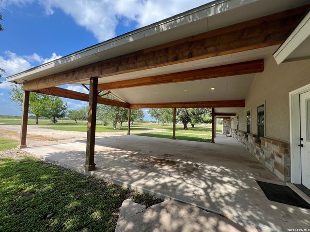 1797 W US Highway 90 East, Hondo, TX 78861