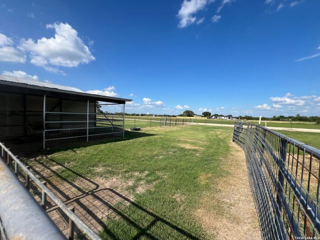 1797 W US Highway 90 East, Hondo, TX 78861