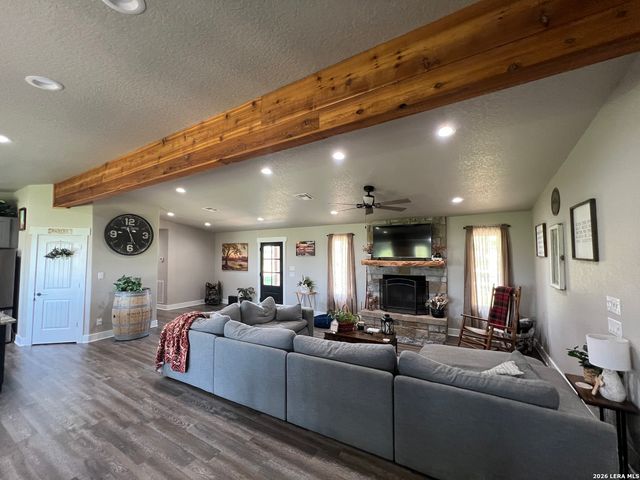 1797 W US Highway 90 East, Hondo, TX 78861