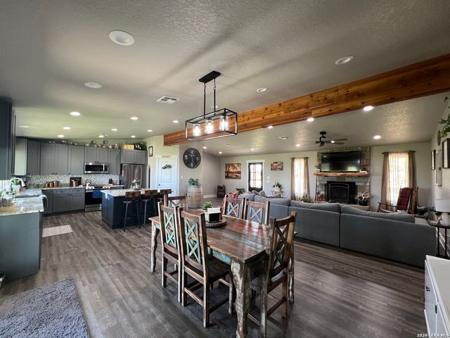 1797 W US Highway 90 East, Hondo, TX 78861