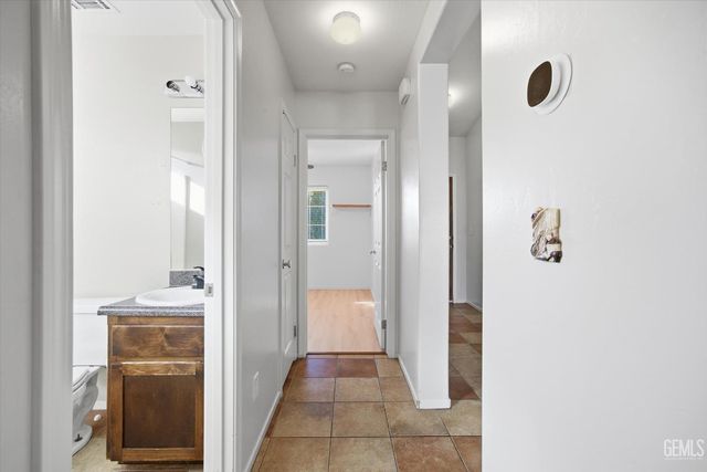 308 War Admiral Drive, Bakersfield, CA 93307