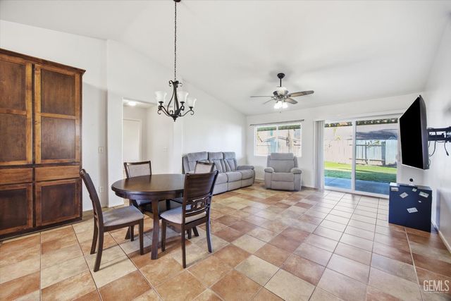 308 War Admiral Drive, Bakersfield, CA 93307