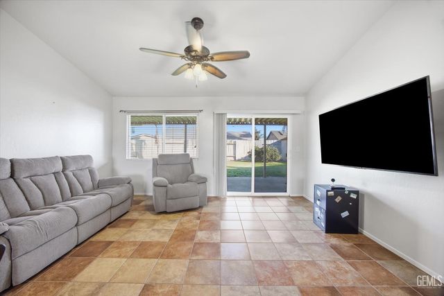 308 War Admiral Drive, Bakersfield, CA 93307