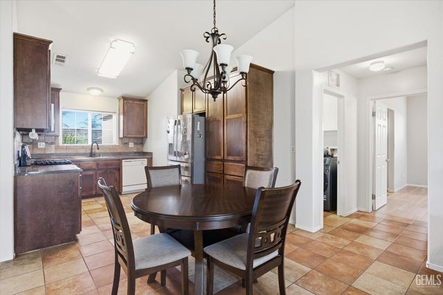 308 War Admiral Drive, Bakersfield, CA 93307