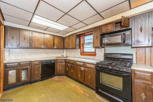 60 Martin Rd, Verona Twp., NJ 07044