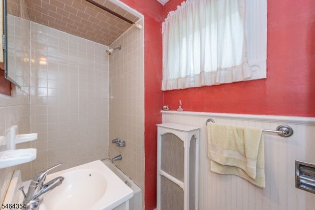 60 Martin Rd, Verona Twp., NJ 07044