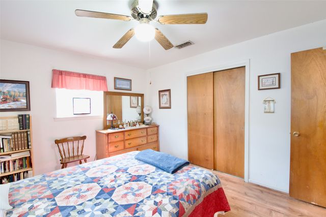 1204 W 21st Street, Clifton, TX 76634