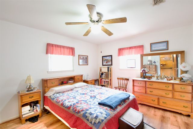 1204 W 21st Street, Clifton, TX 76634