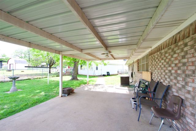 1204 W 21st Street, Clifton, TX 76634