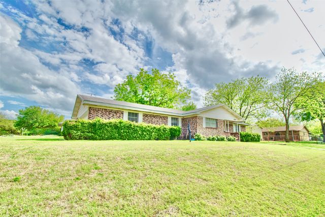 1204 W 21st Street, Clifton, TX 76634