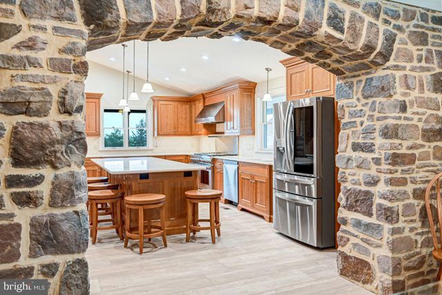 825 TWO TAVERNS RD, Gettysburg, PA 17325