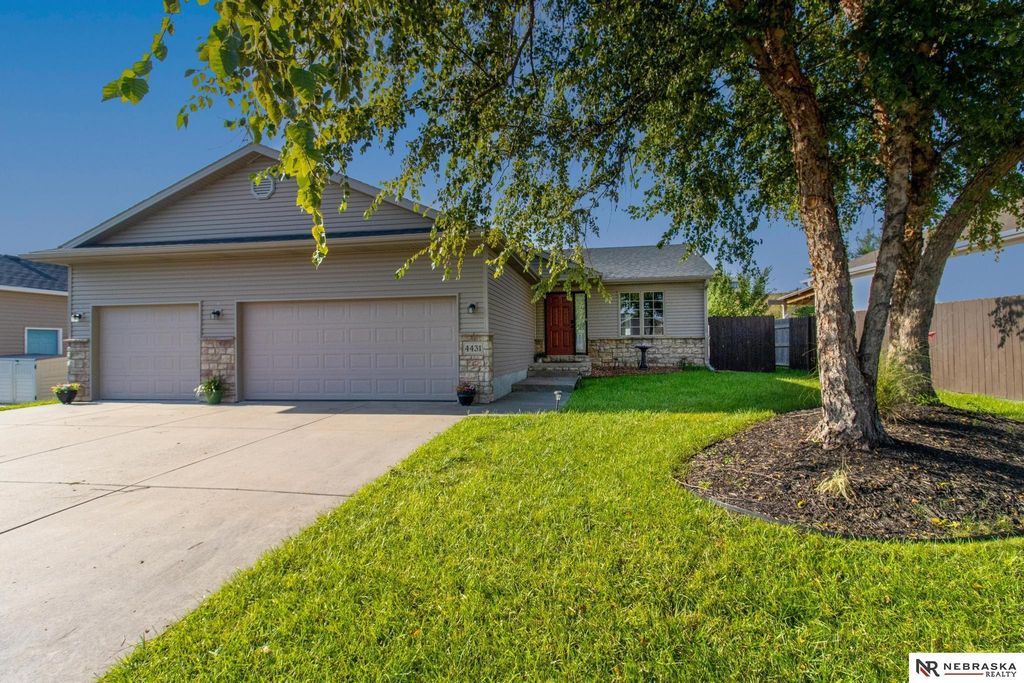 4431 W Leighton Avenue, Lincoln, NE 68524