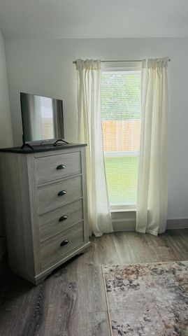 9001 Nyssa Street B, Houston, TX 77078