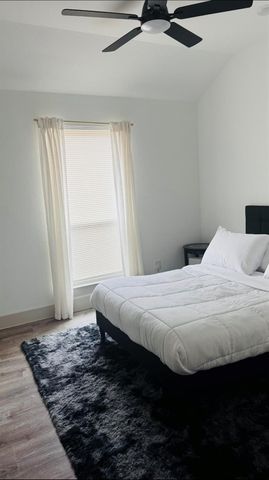 9001 Nyssa Street B, Houston, TX 77078