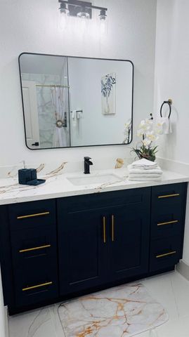 9001 Nyssa Street B, Houston, TX 77078