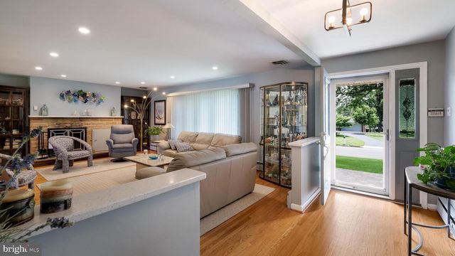 1061 GEORGE RD, Meadowbrook, PA 19046