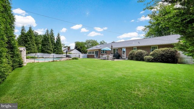 1061 GEORGE RD, Meadowbrook, PA 19046