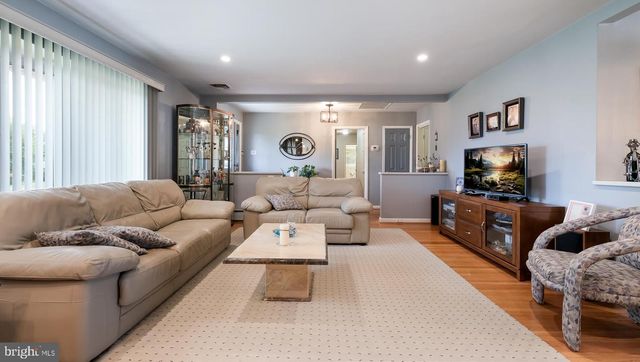 1061 GEORGE RD, Meadowbrook, PA 19046