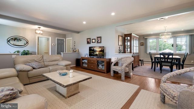 1061 GEORGE RD, Meadowbrook, PA 19046