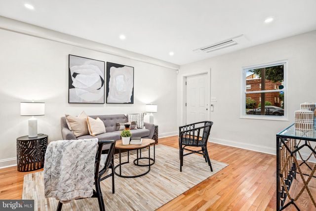 28 35TH STREET, Washington, DC 20019