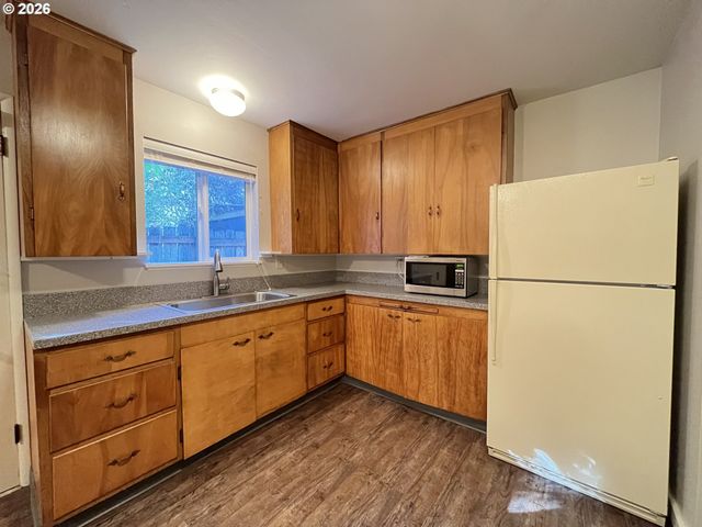1630 CEDAR St, Forest Grove, OR 97116