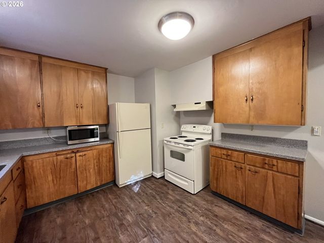 1630 CEDAR St, Forest Grove, OR 97116