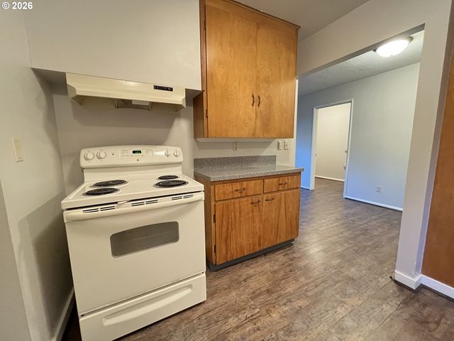 1630 CEDAR St, Forest Grove, OR 97116