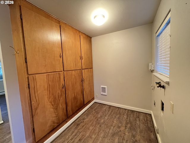 1630 CEDAR St, Forest Grove, OR 97116