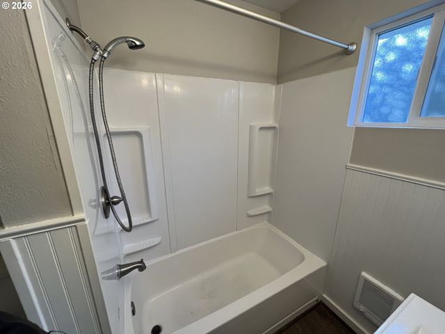 1630 CEDAR St, Forest Grove, OR 97116