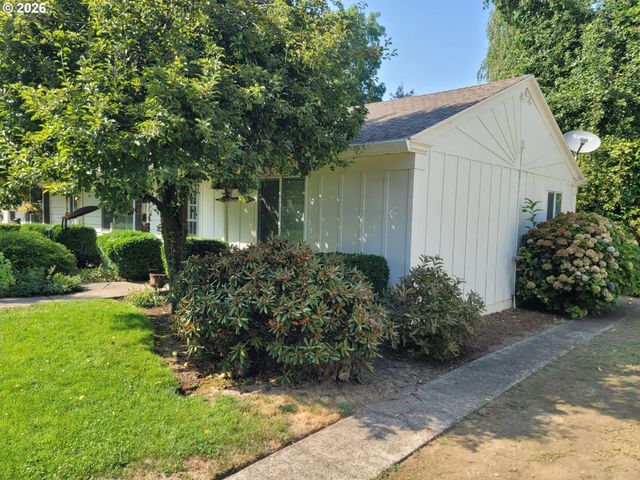 1630 CEDAR St, Forest Grove, OR 97116