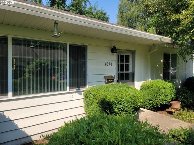 1630 CEDAR St, Forest Grove, OR 97116
