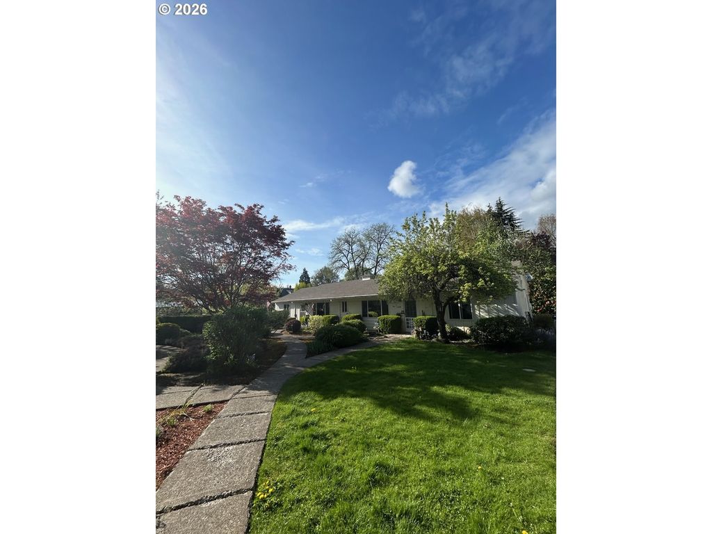 1630 CEDAR St, Forest Grove, OR 97116