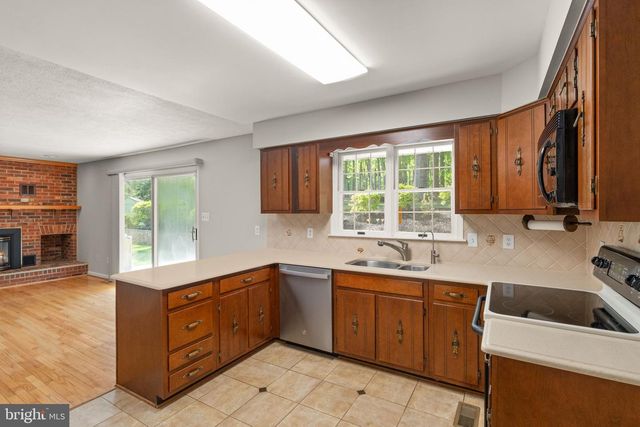 3430 COURTNEY SCHOOL RD, Midland, VA 22728