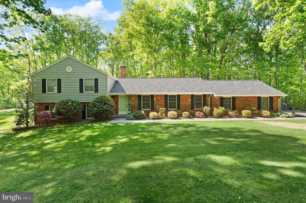 3430 COURTNEY SCHOOL RD, Midland, VA 22728