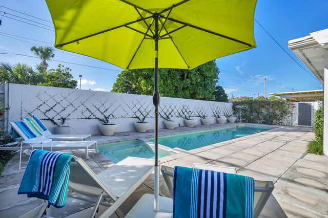 374 Maddock Street, West Palm Beach, FL 33405