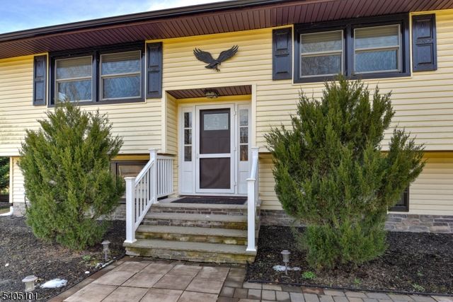 6 Elm Ave, Warren Twp., NJ 07059