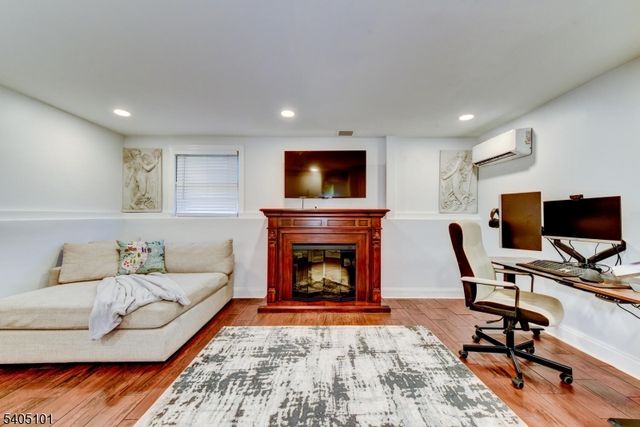 6 Elm Ave, Warren Twp., NJ 07059