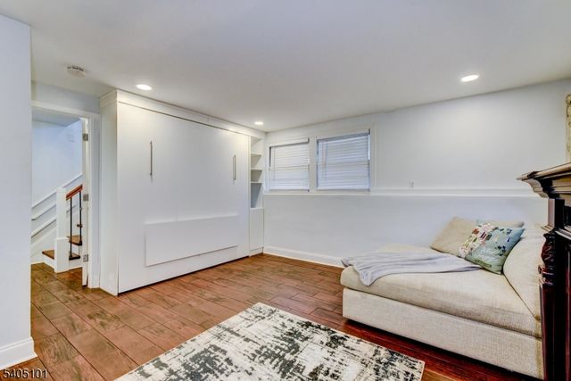 6 Elm Ave, Warren Twp., NJ 07059