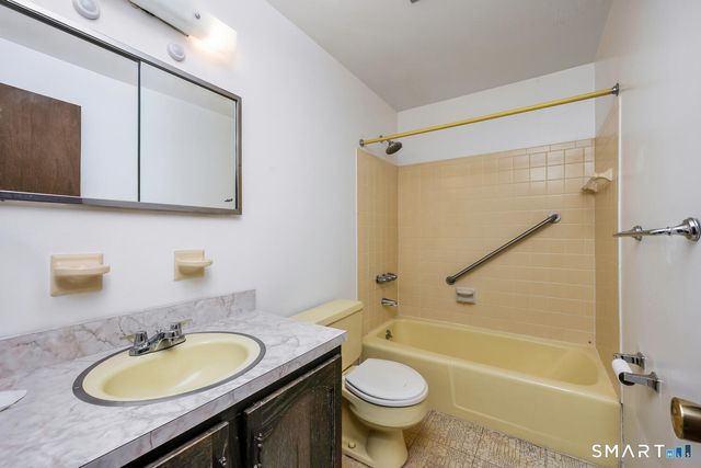 85 Riverside Avenue APT F7, Stamford, CT 06905