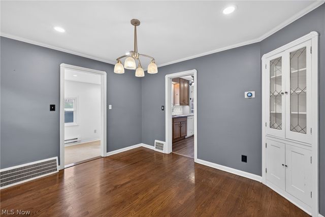 3525 Edison Road, Cleveland Heights, OH 44121