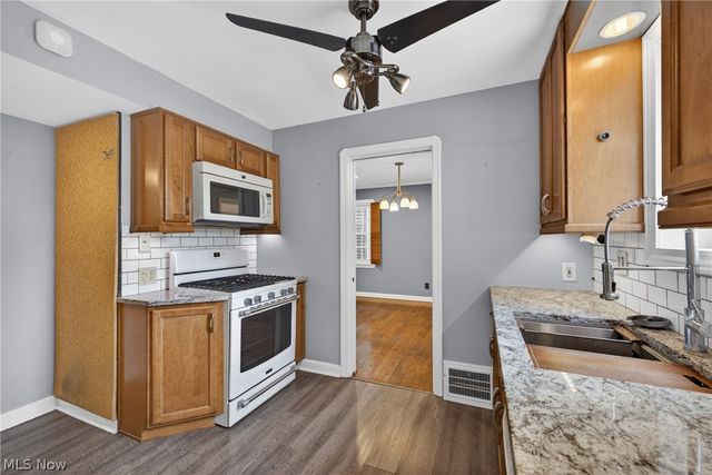 3525 Edison Road, Cleveland Heights, OH 44121