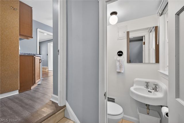 3525 Edison Road, Cleveland Heights, OH 44121