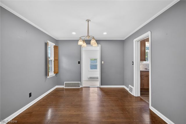 3525 Edison Road, Cleveland Heights, OH 44121