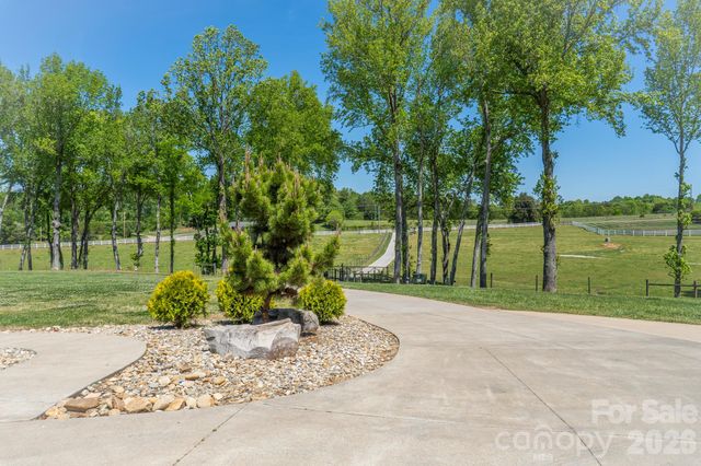 165 Lewis Farm Road, Bessemer City, NC 28016