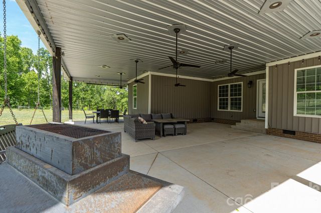 165 Lewis Farm Road, Bessemer City, NC 28016