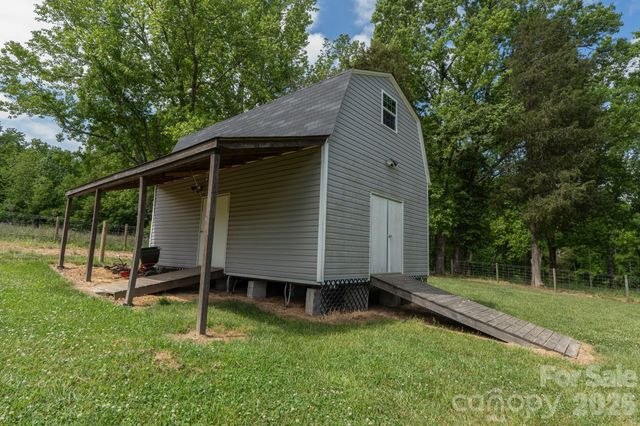 165 Lewis Farm Road, Bessemer City, NC 28016
