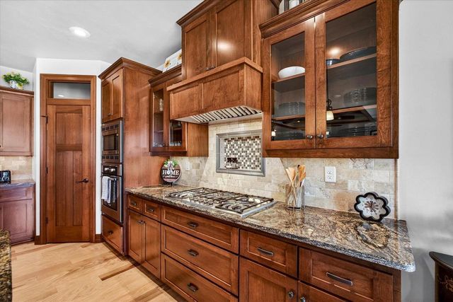 2514 SKYLINE OAKS DRIVE, De Pere, WI 54115