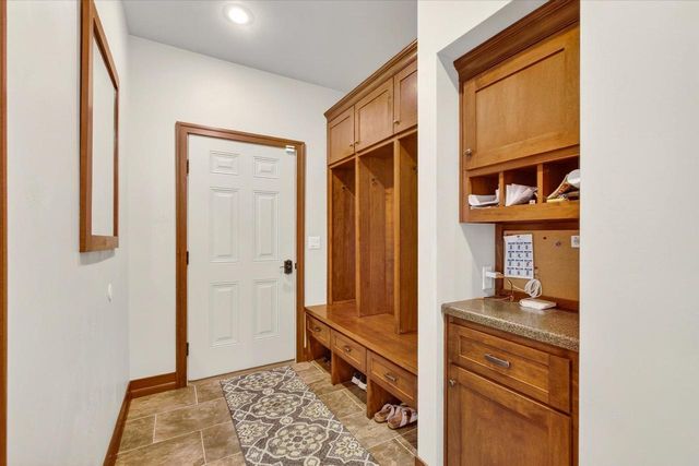 2514 SKYLINE OAKS DRIVE, De Pere, WI 54115