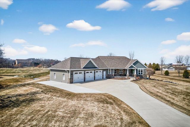 2514 SKYLINE OAKS DRIVE, De Pere, WI 54115